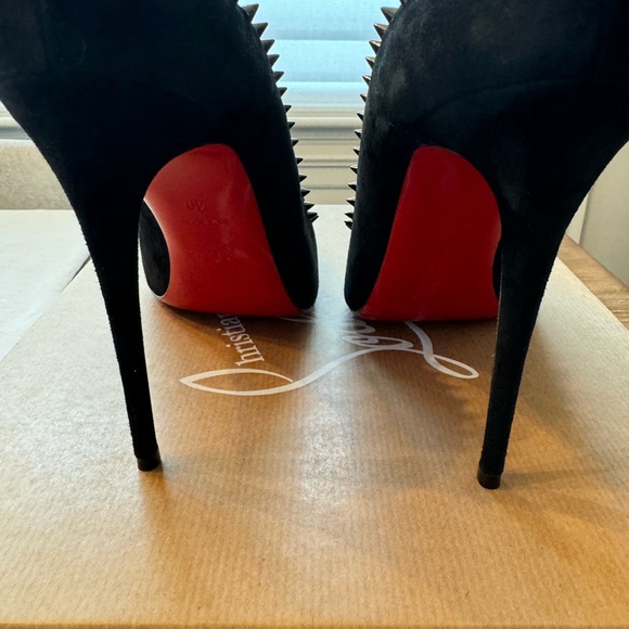 Christian Louboutin's Duvette Spikes pumps European size 40






Made in Italy - Picture 3 of 12